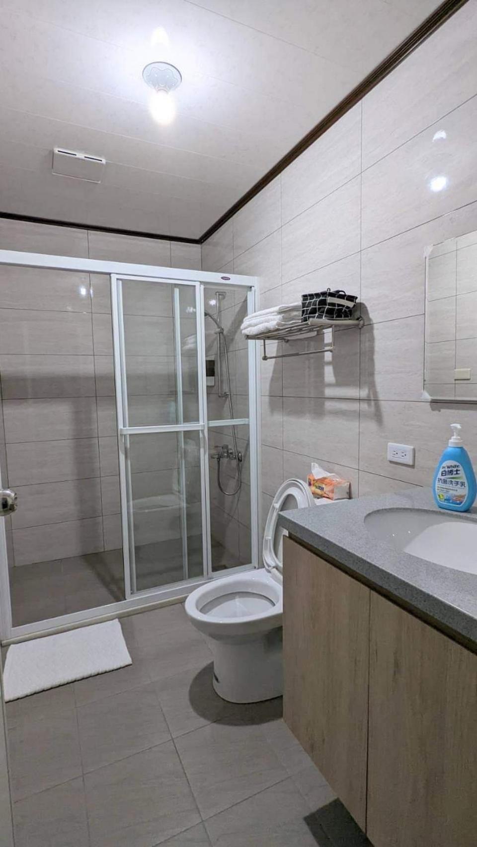 Yu Hai B&B Цзяоси Номер фото